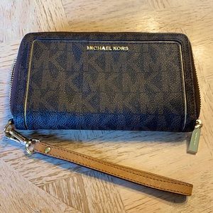 Michael Kors Wristlet